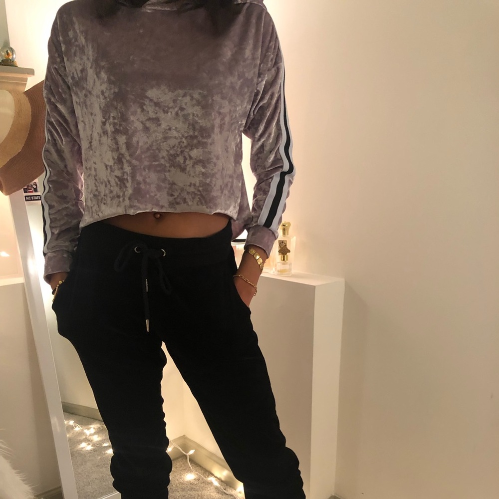 Cropped velvet top